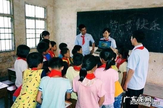 儿子上高一,很不听话,玩手机成瘾,我们该怎么办