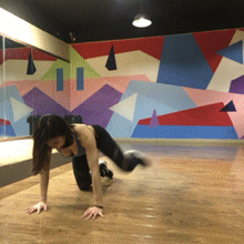 臀部两侧凹进去,怎样锻炼,能练出那两块肌肉