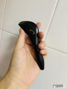 眼睛周围有黑眼圈和脂肪粒，应该选择什么眼霜呢