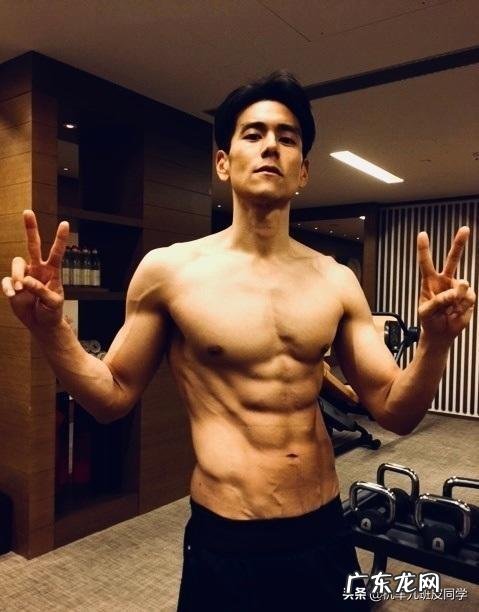 如何能够快速的减肥和长八块腹肌