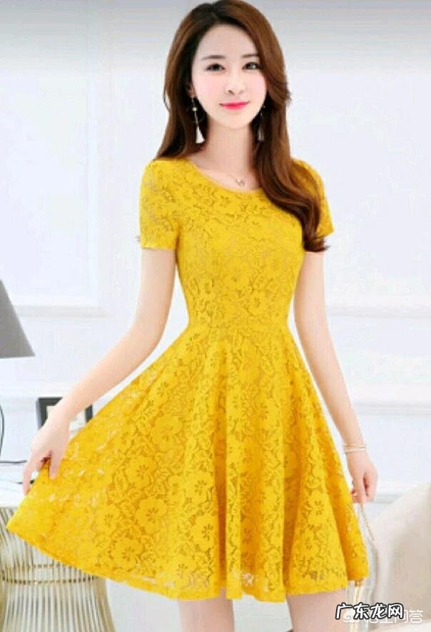 45岁女性，身高153厘米，体重60公斤，适合穿什么衣服好看