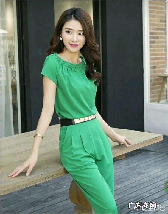 45岁女性，身高153厘米，体重60公斤，适合穿什么衣服好看