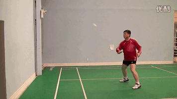 对墙打羽毛球,怎样打出平推快挡的感觉
