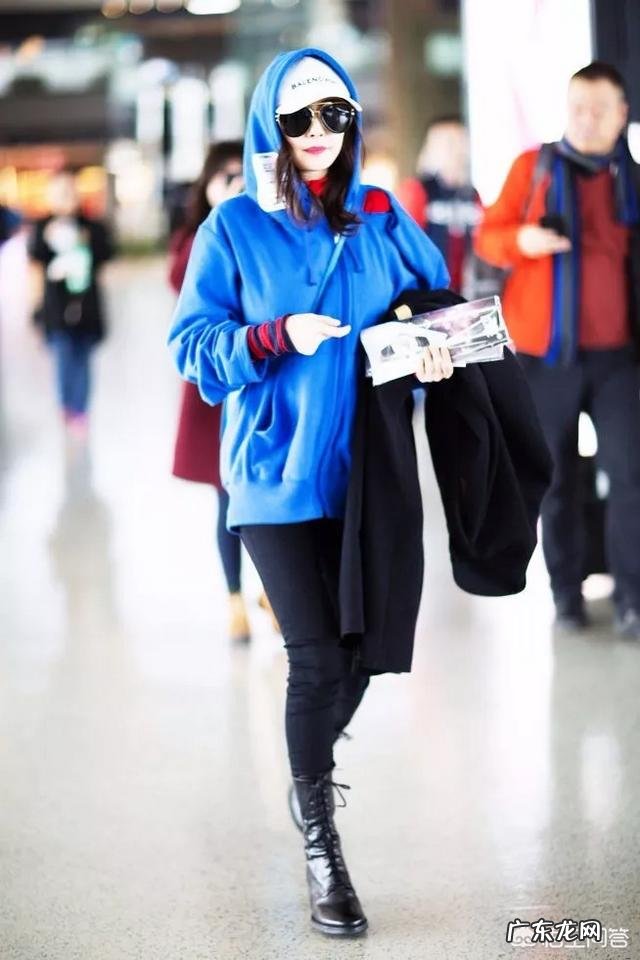 杨幂机场街拍太赞,是时尚感太高还是太时髦
