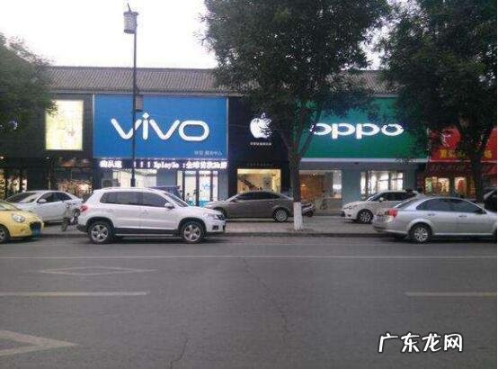 为什么oppo旁边都有一家vivo