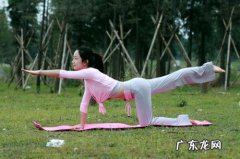 床上瑜伽动作减肥基础动作