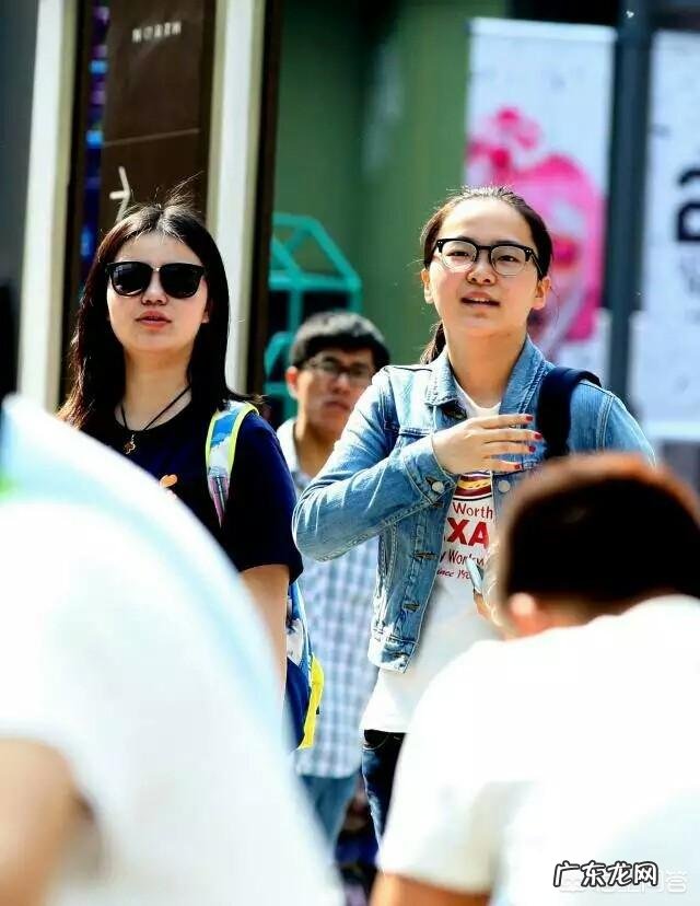 街拍模特,你会选择哪些小道具