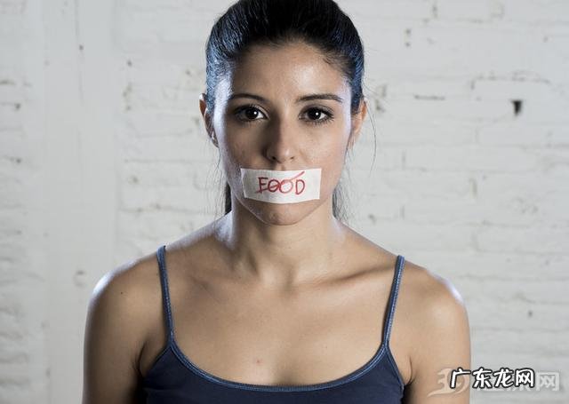 肚子饿但不想吃是不是厌食症 不想吃饭厌食症是怎么得的