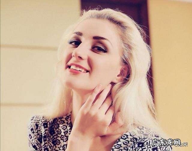 夏季的服装颜色搭配哪些显瘦