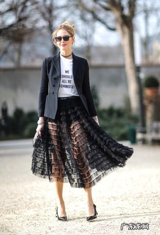 上胖下瘦的中年女人怎么穿