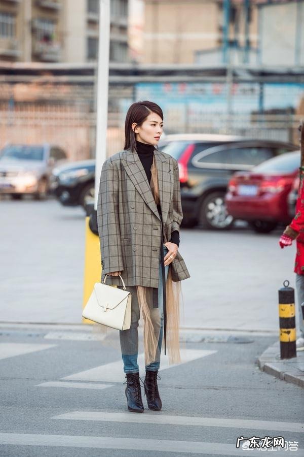 上胖下瘦的中年女人怎么穿