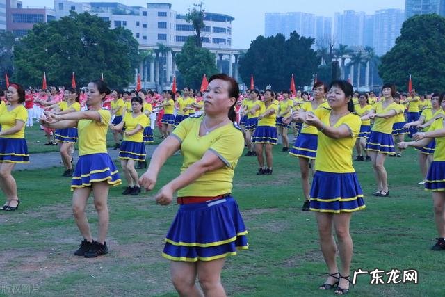 樊登读书会交388元,一年只都50本书的内容简介合理吗