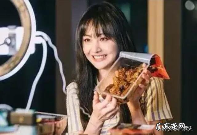 如何看待李佳琦薇娅直播一晚收入6到8亿,成为了全民讨论的热点