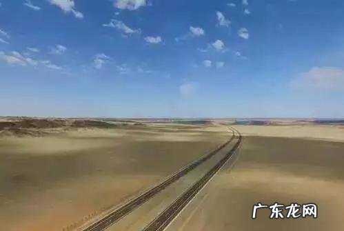 中国沙漠无人区里的高速,竟然比美国66号公路还美,你知道吗