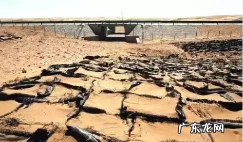 中国沙漠无人区里的高速,竟然比美国66号公路还美,你知道吗