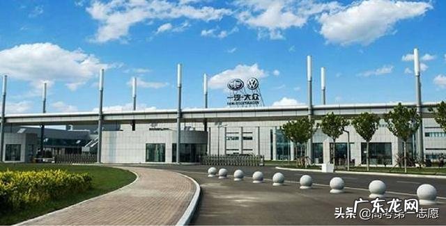 请问有没有哪个学校读大学毕业后可以直接安排到大企业上班的