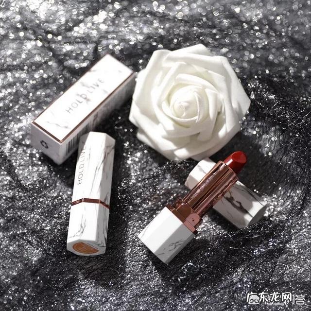 不化妆素颜涂什么颜色口红最适合