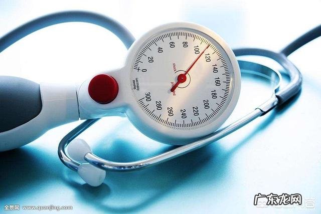 体检发现轻度高血压,不吃药靠运动可以吗