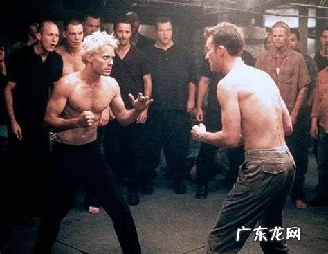 街头自卫，底掌劈掌插指为什么很少，都是拳法自卫，肘膝腿更少