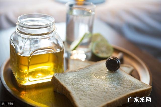 宝宝特别爱出汗,小孩子睡觉出汗和饮食有关吗