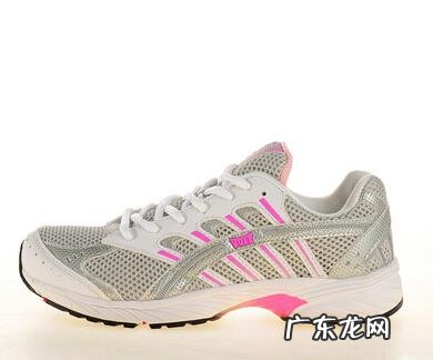 匹克新出的态极拖鞋和nike拖鞋该买哪个