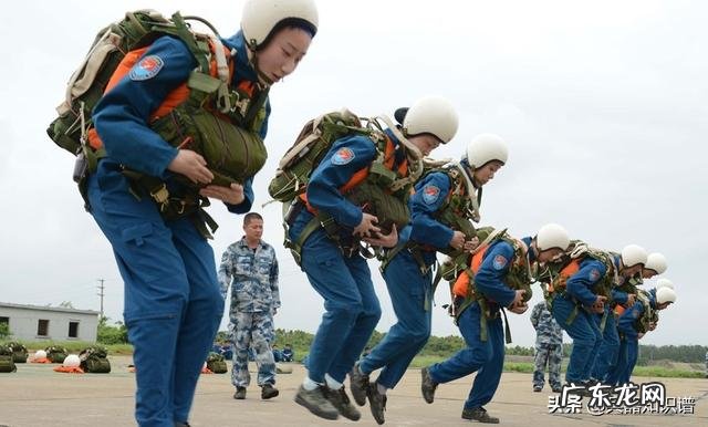 为什么飞机失事基本上都是全员死亡, 难道在失事前不能跳伞吗