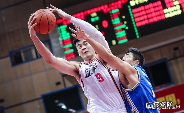 深圳队李慕豪以前不比王哲林周琦差,现在怎么快要沦为替补球员了