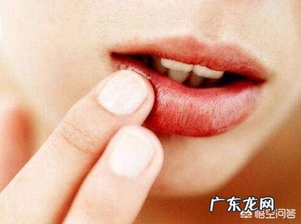 嘟嘟唇和香肠嘴有什么不同