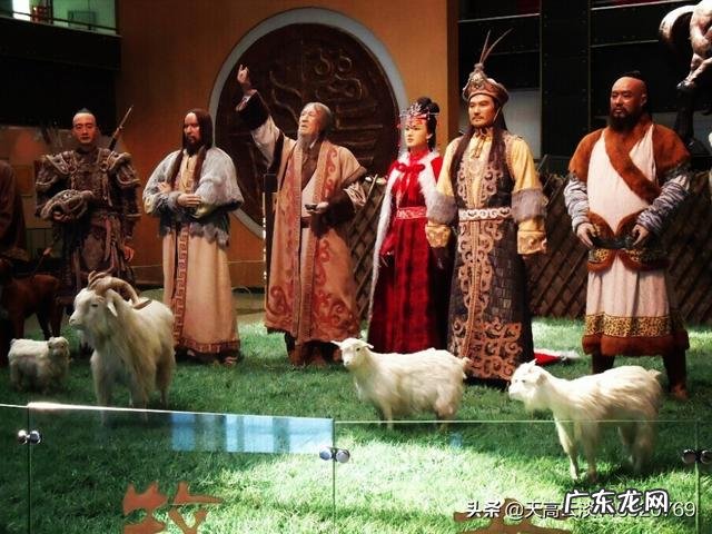 昭君出塞,王昭君嫁给匈奴呼韩邪,是被迫的还是自愿的