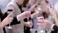 和领导一起陪客户喝酒需要注意什么