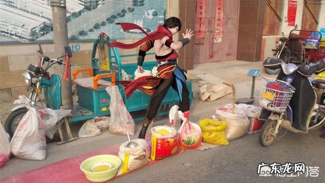 你觉得哪个动漫人物去摆地摊最能赚钱