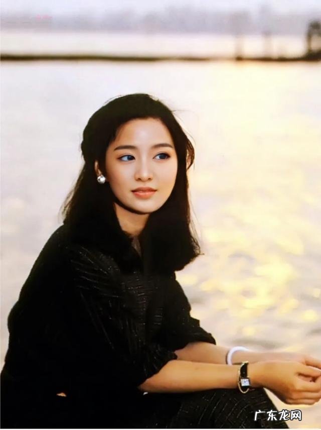 全网都在谈论“谢大脚”,于月仙去世为什么会引起如此大的关注