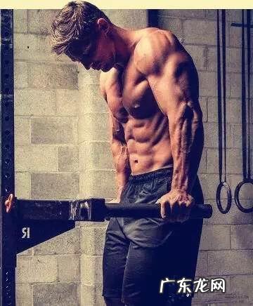 肚子特别大一吸气就变腹肌了是怎么回事