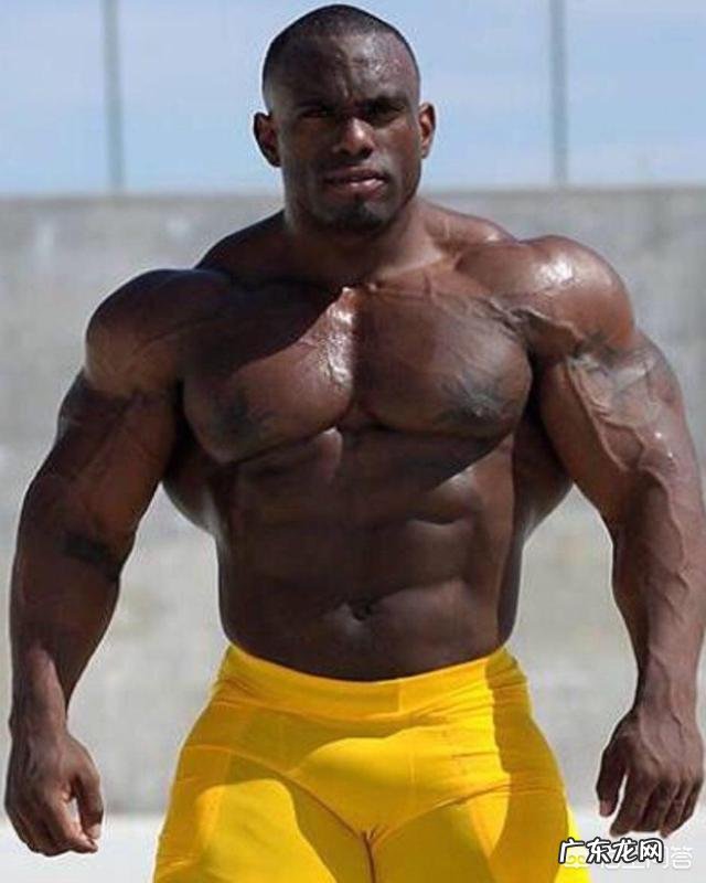 我俯卧撑只能勉强做五个，你们怎么做到那么多的