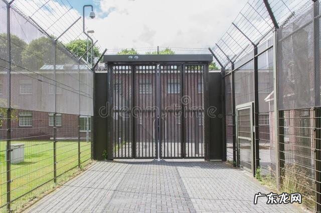 坐牢要家属给生活费监狱生活费100元和1000元有什么区别