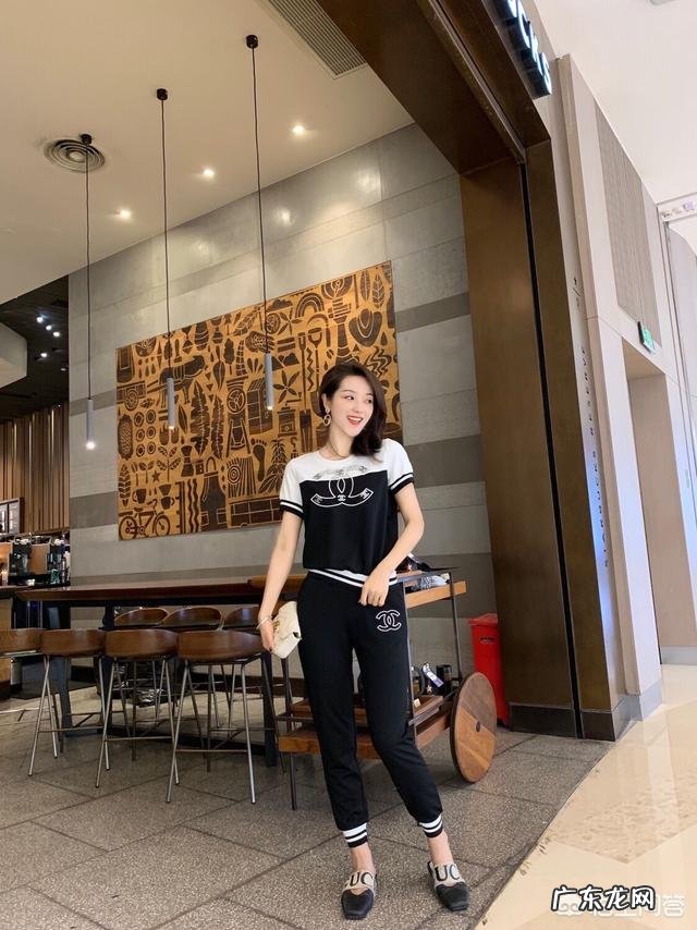 个子不高,还是梨形身材,能教教怎么穿衣服吗