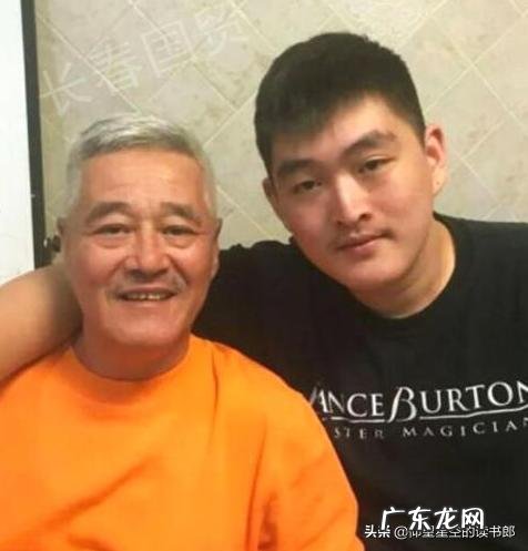 赵本山的儿子,成龙的儿子,郭德纲的儿子,对比一下谁更出色