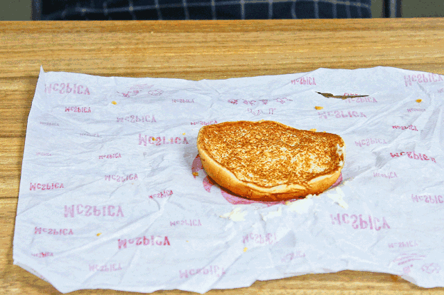 为什么麦当劳的汉堡算垃圾食品，但是把它们分开吃又算营养搭配