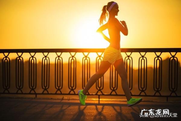 快走和慢跑到底哪个对身体更好一般每次多少分钟比较好