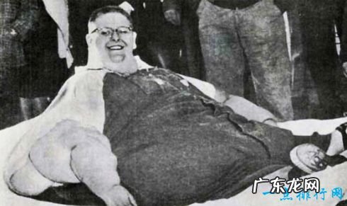 八个世界上最胖的人 最胖的体重达727公斤!