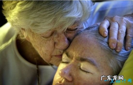 盘点世界最长 印度男子左手指甲长度总和竟达9米