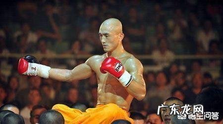 如果泰森双手被绑、只能单脚站立，一龙能不能ko他