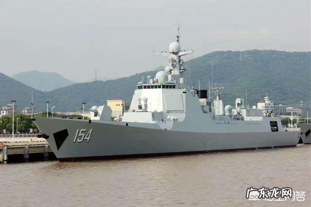 为什么航母底下那么窄而上面那么宽却不会侧翻