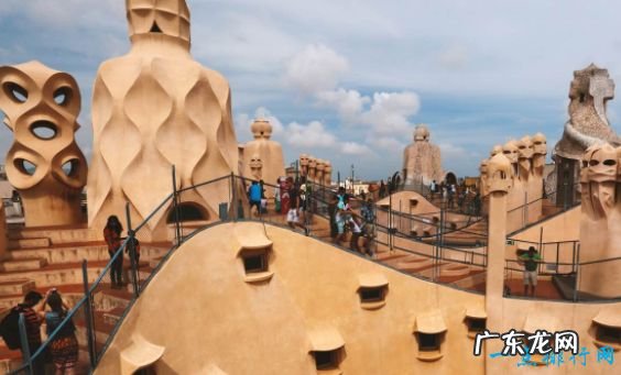 全球最奇怪的10大建筑 房子竟然可以”弯曲“