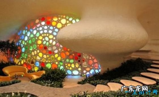 全球最奇怪的10大建筑 房子竟然可以”弯曲“