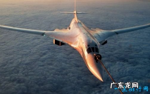 中国最先进的轰炸机 轰-6K型轰炸机比逆火强很多