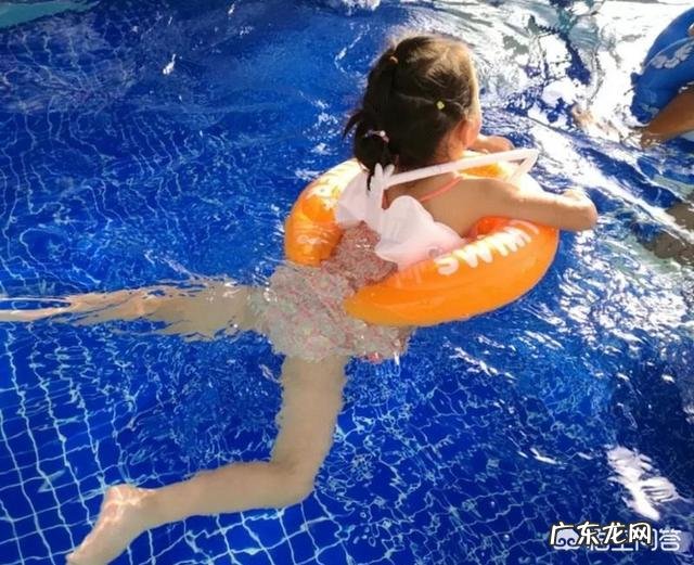 多大宝宝可以开始去学习游泳？