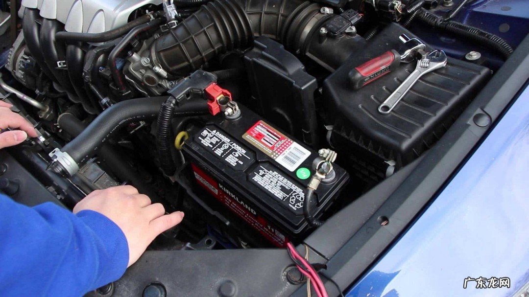 汽车换电瓶注意事项