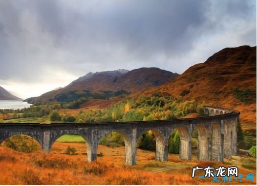 世界十大最美的桥梁 法国米洛大桥建在云端之上