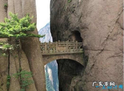 世界十大最美的桥梁 法国米洛大桥建在云端之上